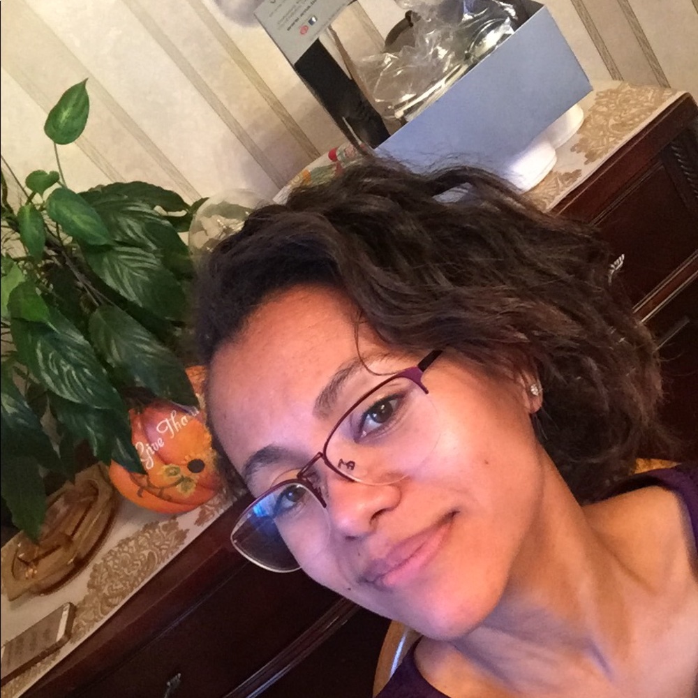 Meet your Posher, Carmelita
